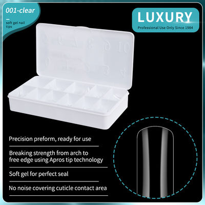 Des ongles de luxe clairs et doux en gel pour les ongles